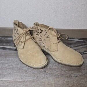 Hush Puppies Women’s Suede Ankle Booties Size 7 Beige Lace-Up Perforated Comfort